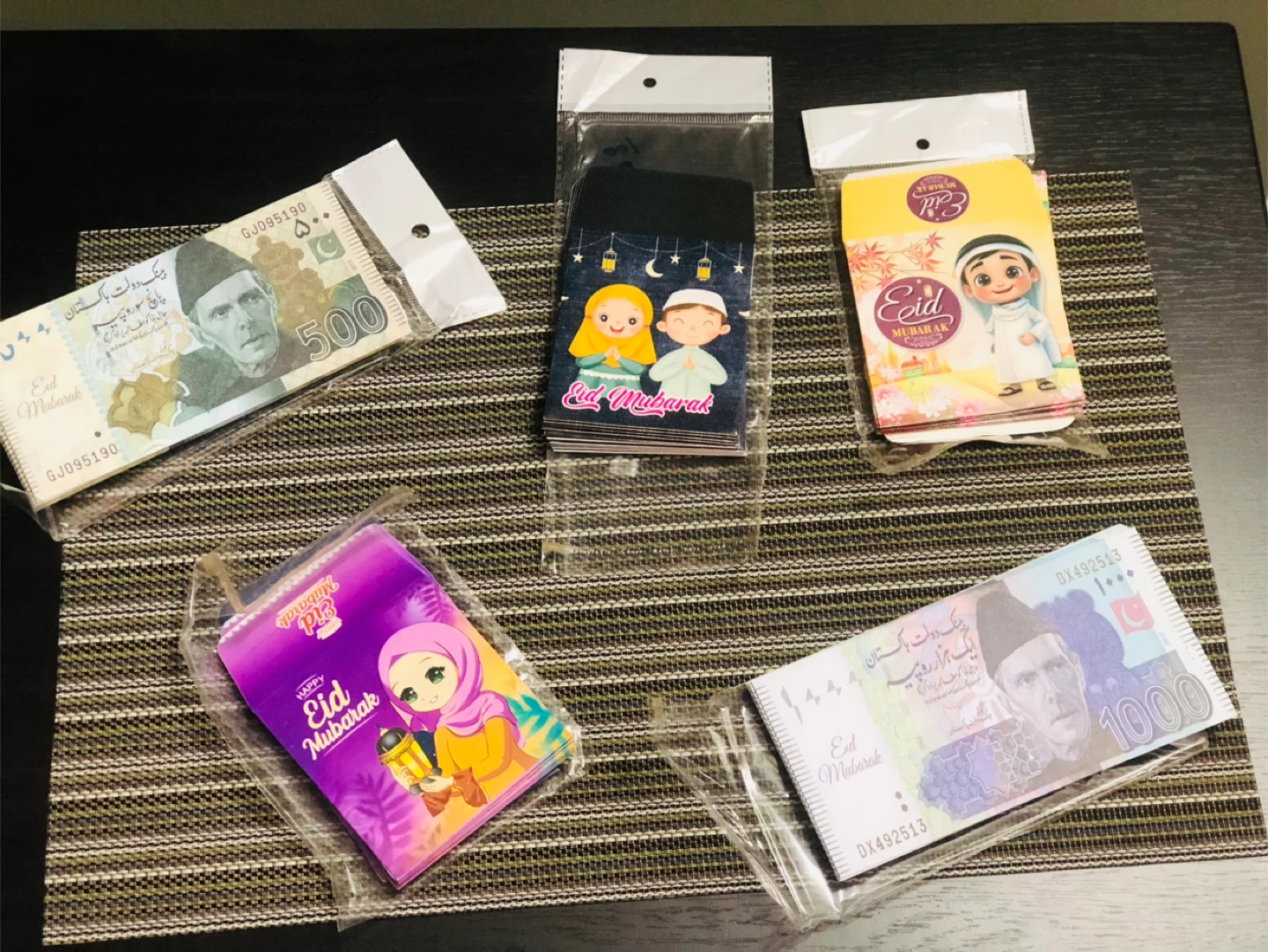 Eid Mubarak Money Envelopes and Pakistani Currency - photo 2