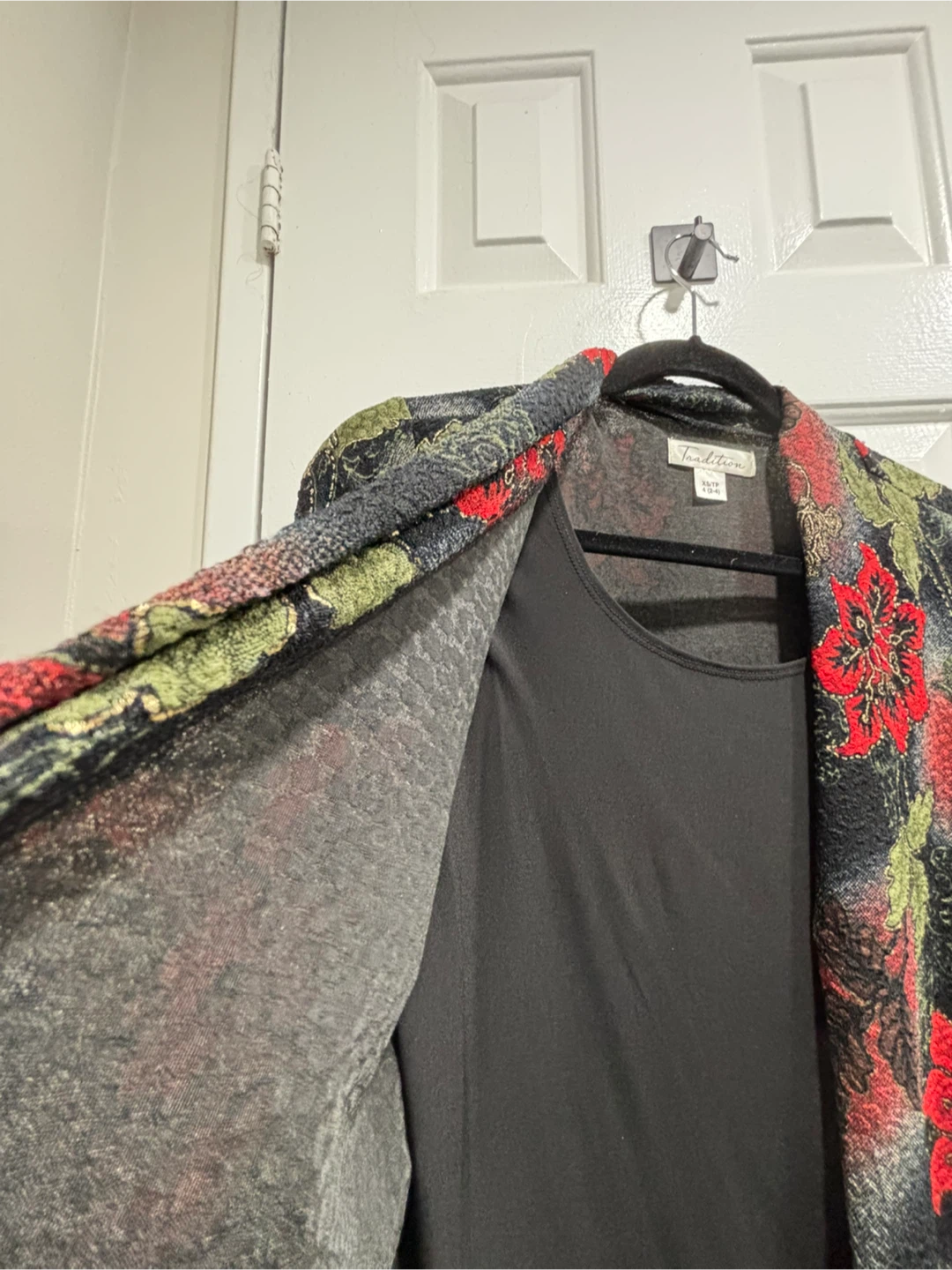 Traditions Women's Floral Blouse/Blazer with Black Tank Top - photo 3
