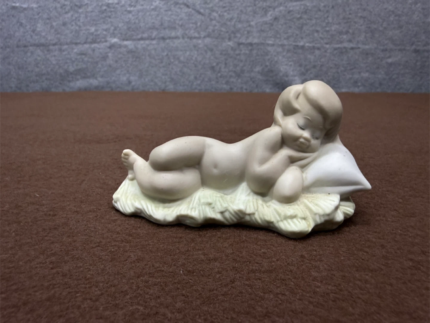 Lladro 4670 Porcelain Figurine Baby Sleeping MATTE - photo 4