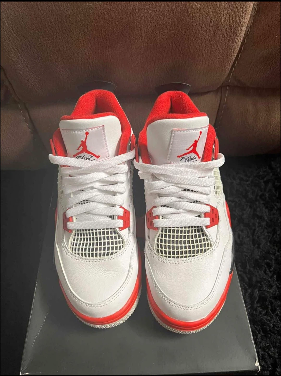 Air Jordan 4 fire reds