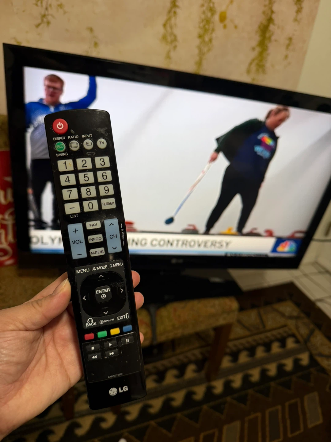 LG 42CS570-UD 42" HD TV - photo 2