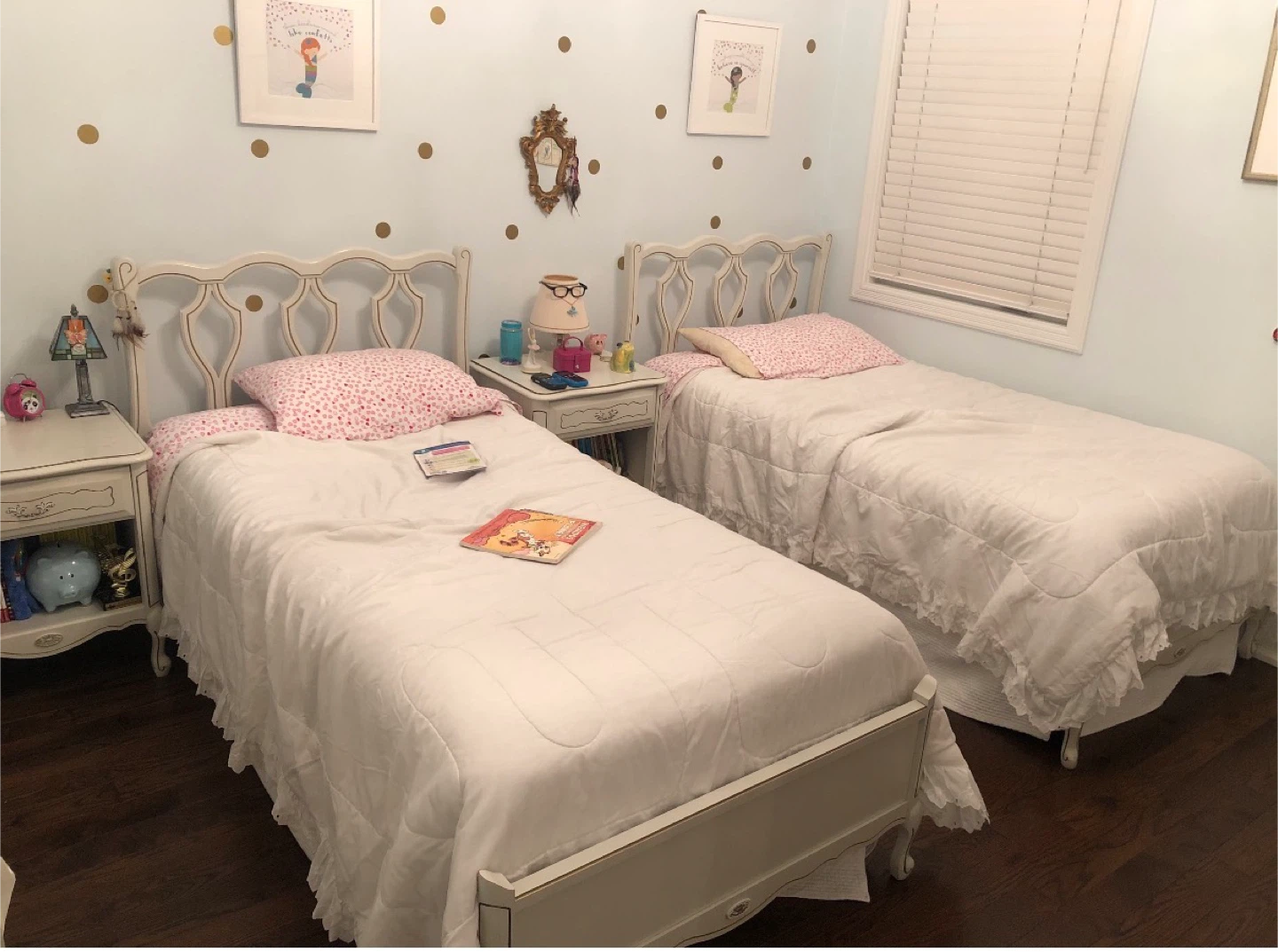 Baronet 9-piece Bedroom Set + FREE BOXSPRINGS