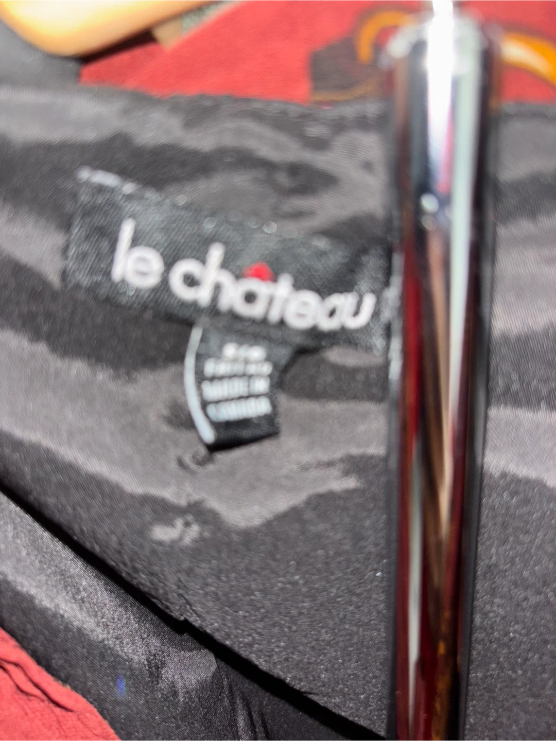 Le Château Burgundy Chain Print Dress - photo 3