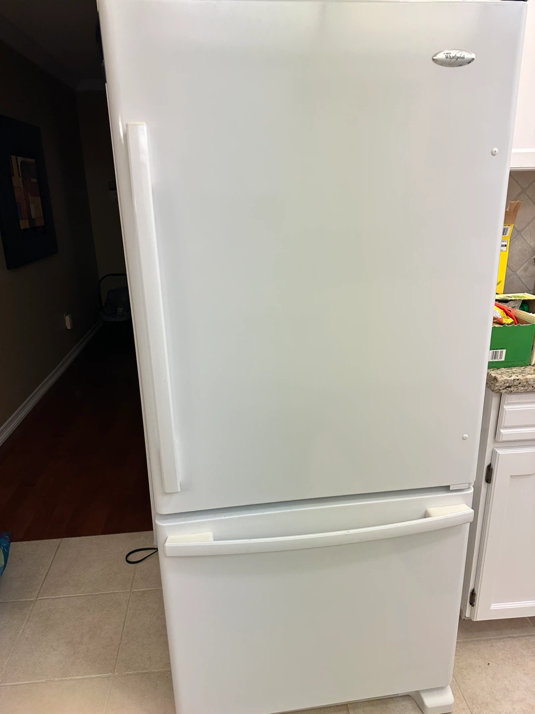 Whirlpool refrigerator fridge and freezer like new - photo 3