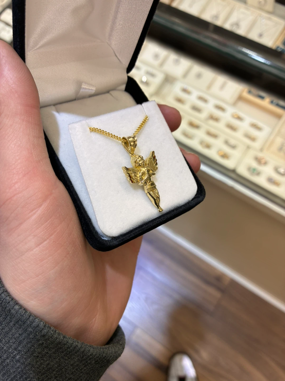 10k Gold Angel Pendant Necklace - photo 2