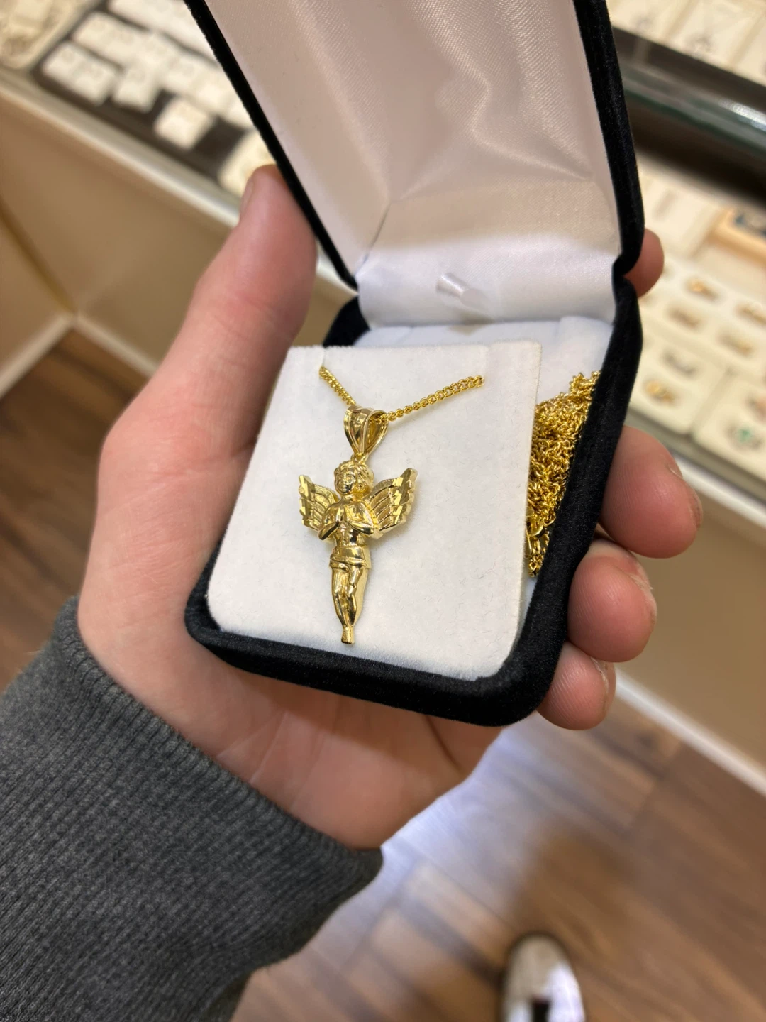 10k Gold Angel Pendant Necklace - photo 3