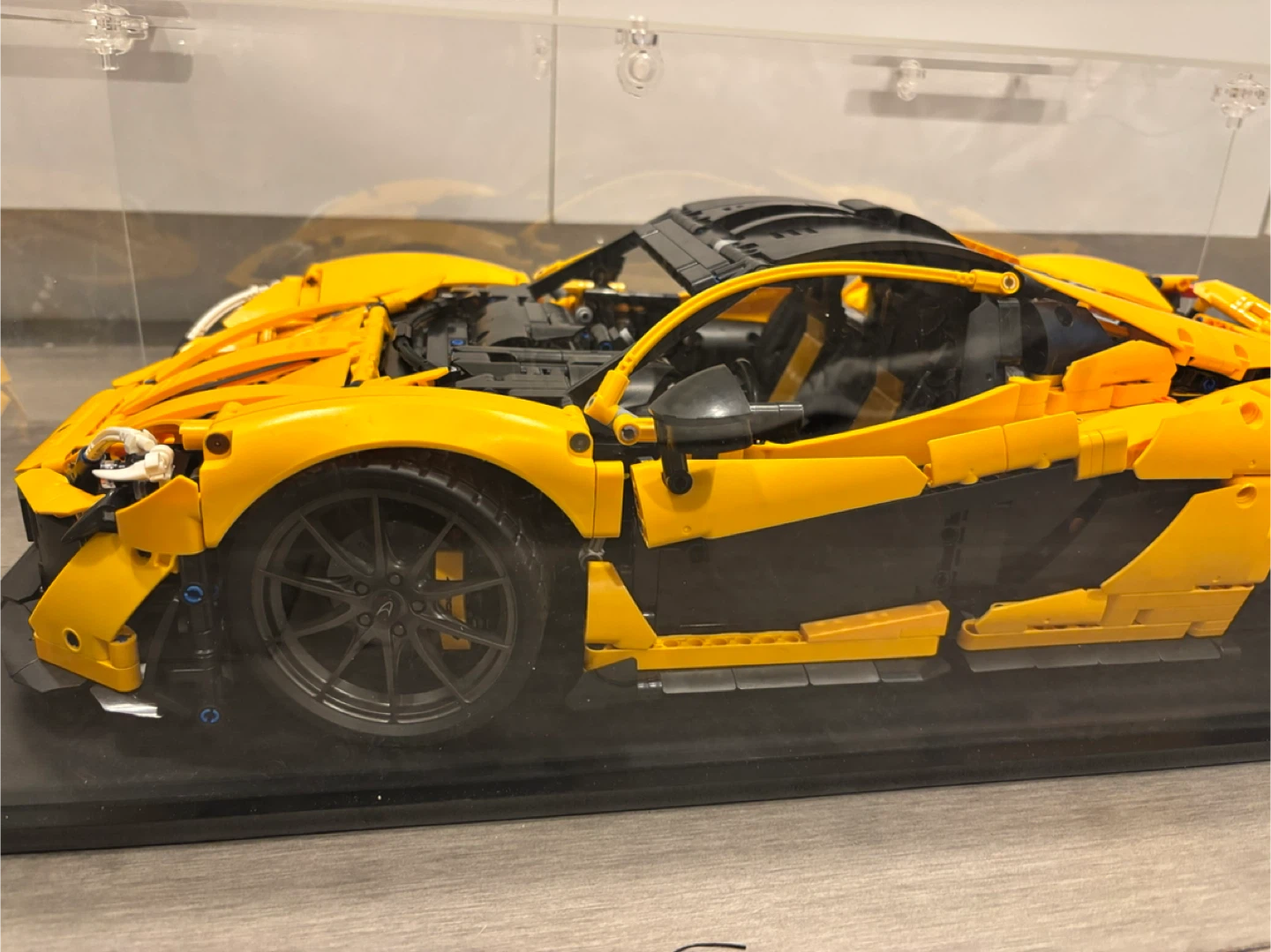 LEGO Technic McLaren Senna GTR 42123