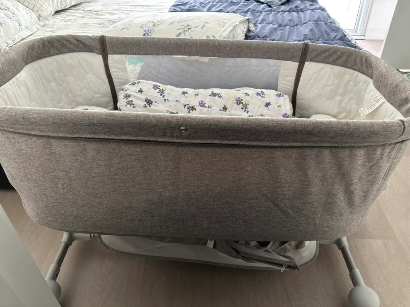 Grey Bassinet with Wheels - photo 3