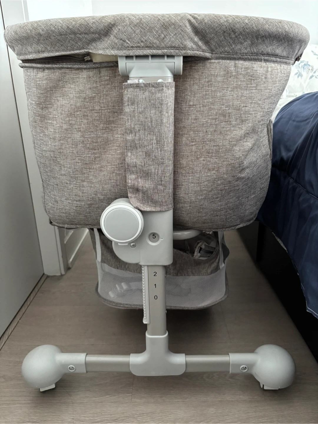 Grey Bassinet with Wheels - photo 2