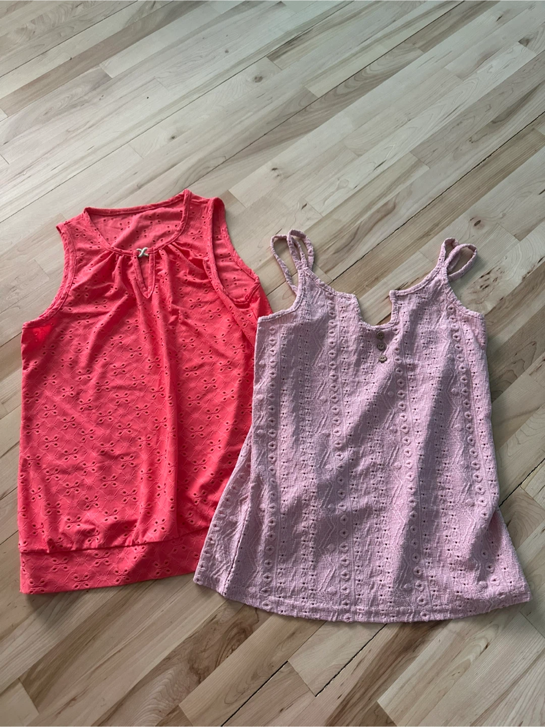 Bundle of two sleeveless tops - pink and coral
