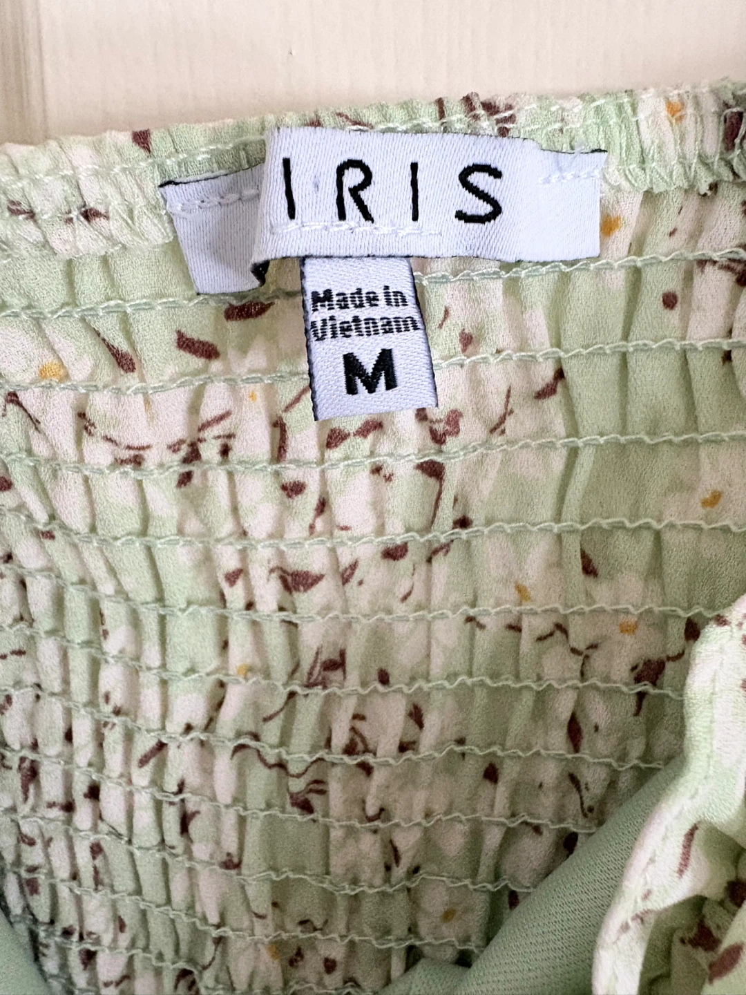IRIS Cropped Green Floral Top NWT - Sz M 🥕 - photo 3