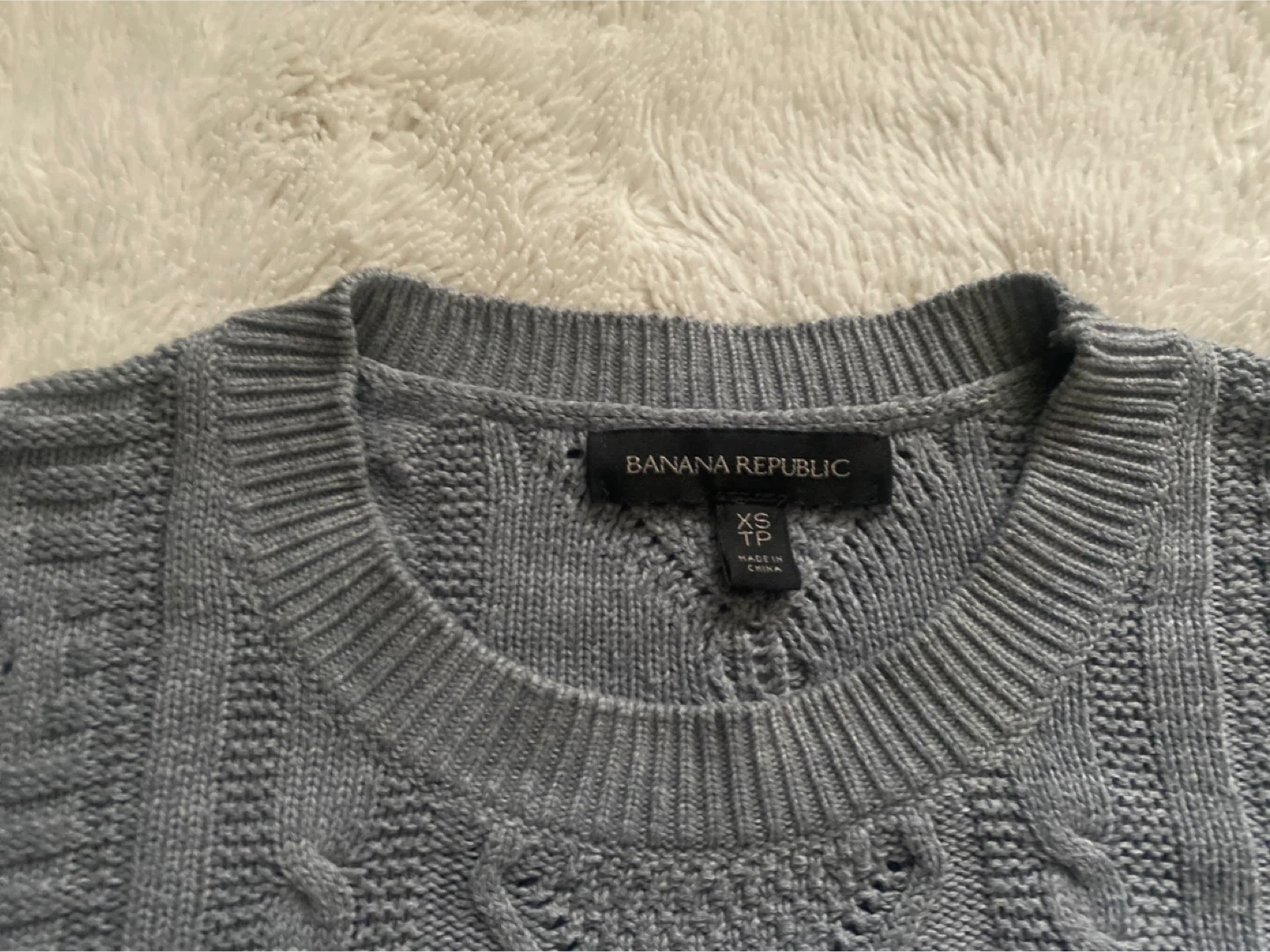Cozy Grey Banana Republic Cable Knit Sweater- Great Condition! - photo 2