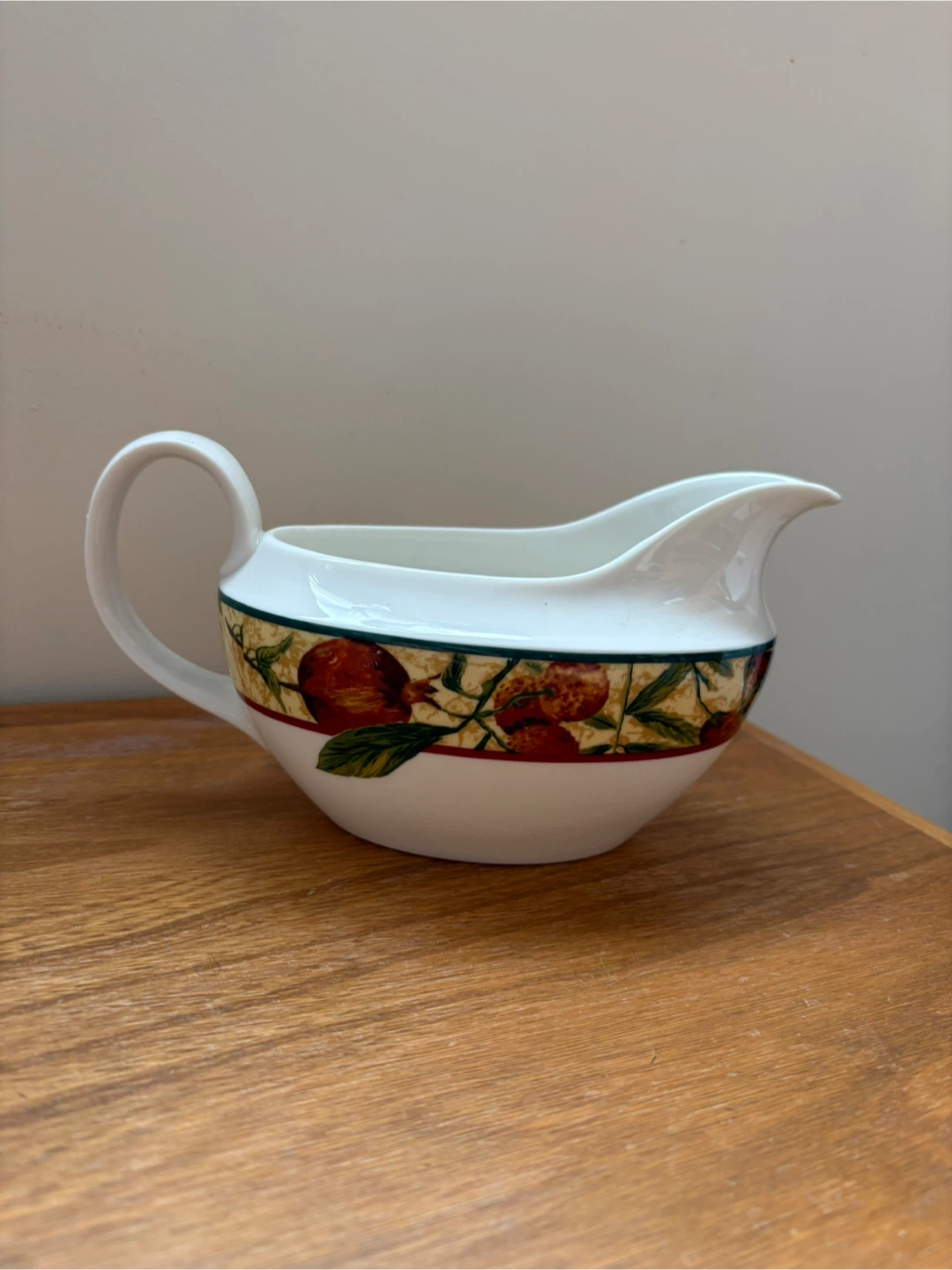 Royal Doulton Augustine Gravy Boat Vintage 🥕