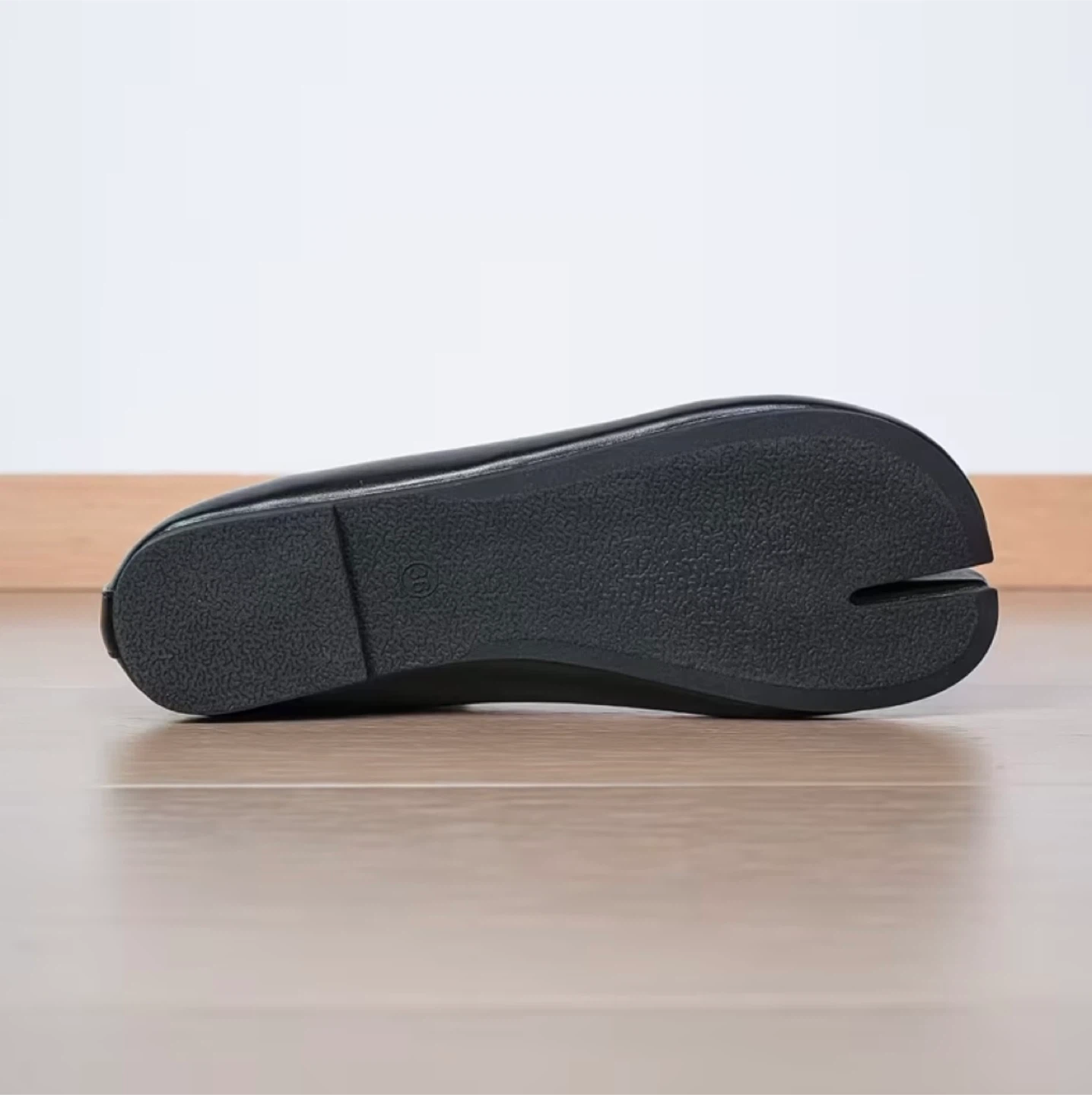Black Split-Toe Ballet Flats - photo 4