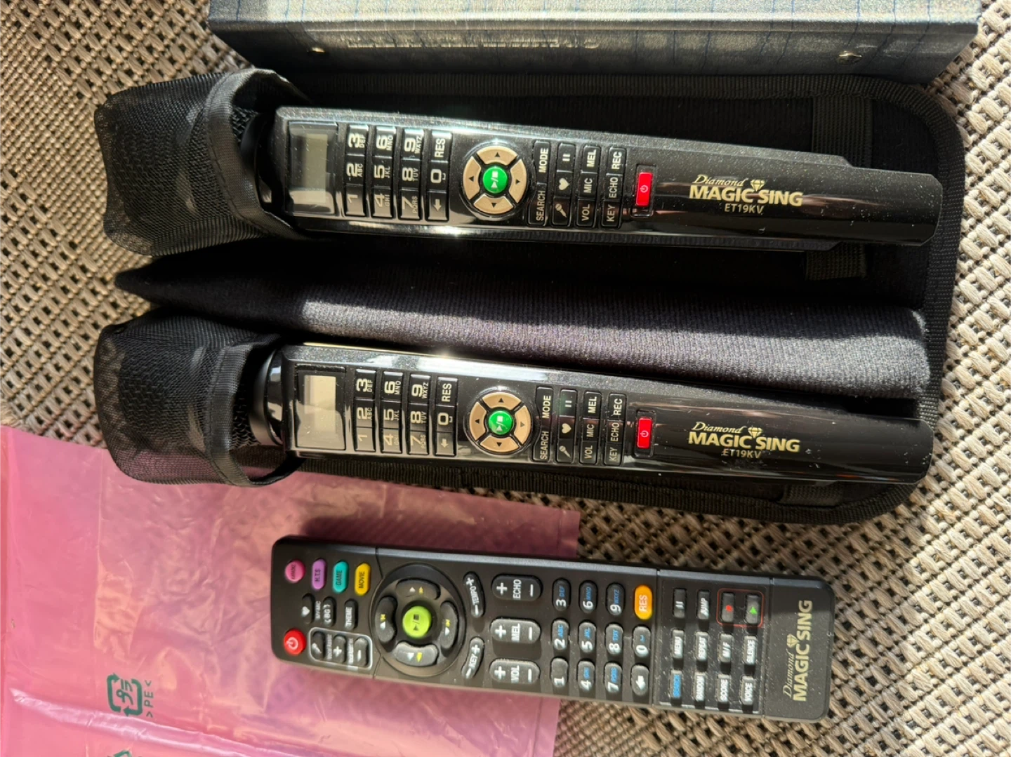 Magic Sing ET19KV Karaoke Machine with Microphones and Remote - photo 4