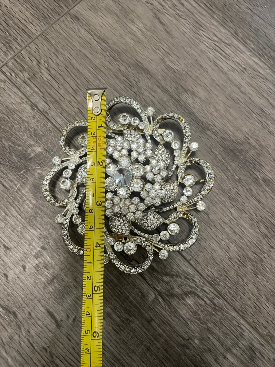 Sparkly Rhinestone Flower Brooch Pin - photo 2