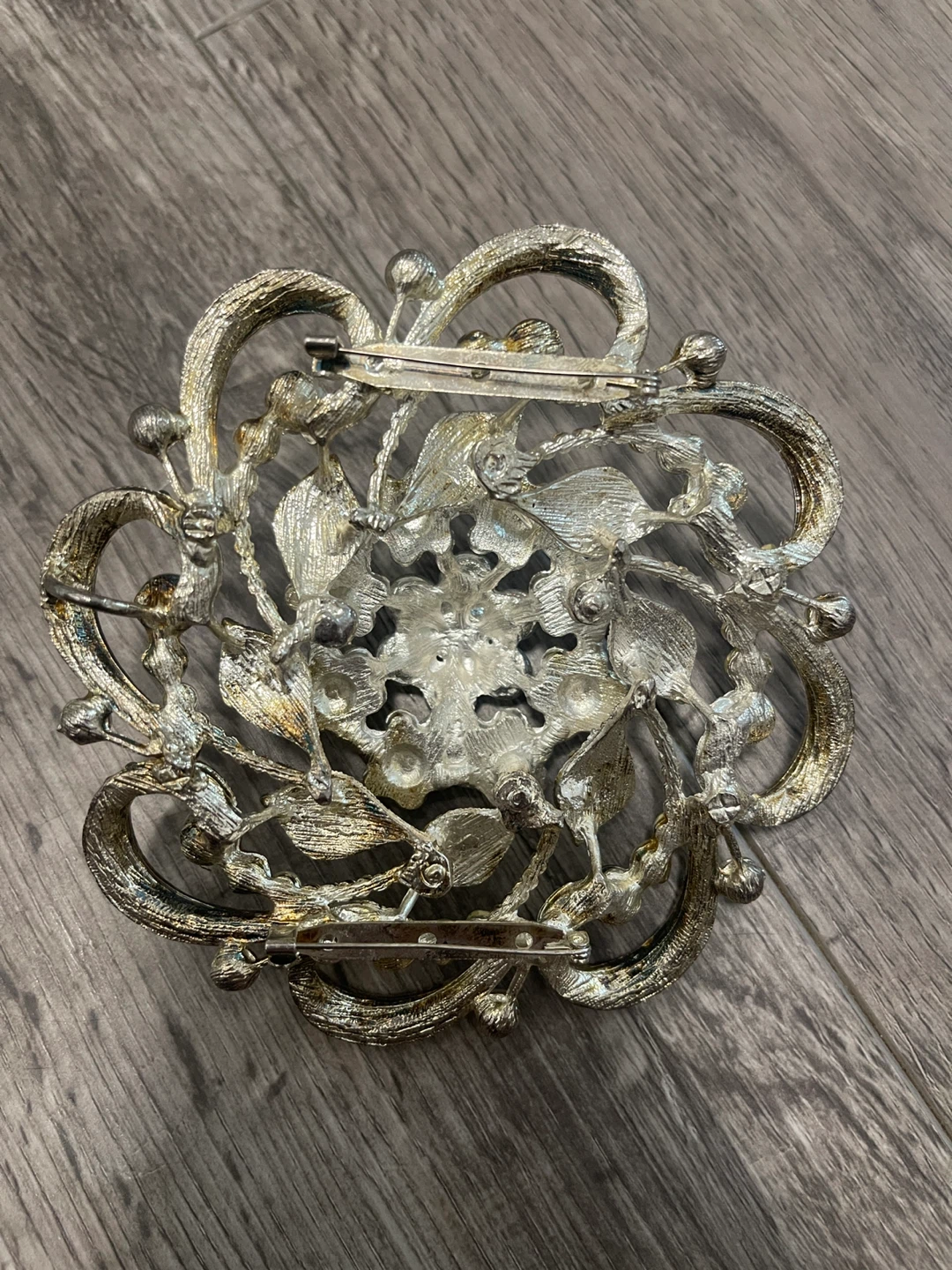 Sparkly Rhinestone Flower Brooch Pin - photo 3