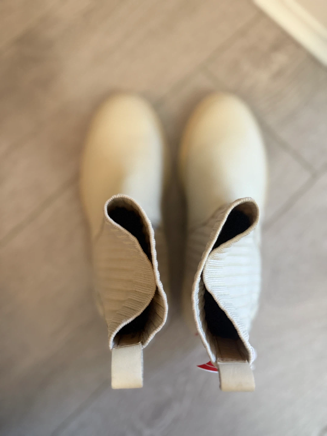 BNWT Blondo size 6.5 Waterproof Leather Chelsea Boots - photo 3