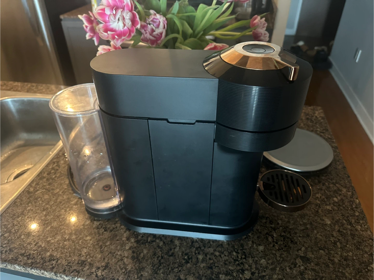 Nespresso VertuoPlus Coffee Machine - photo 2