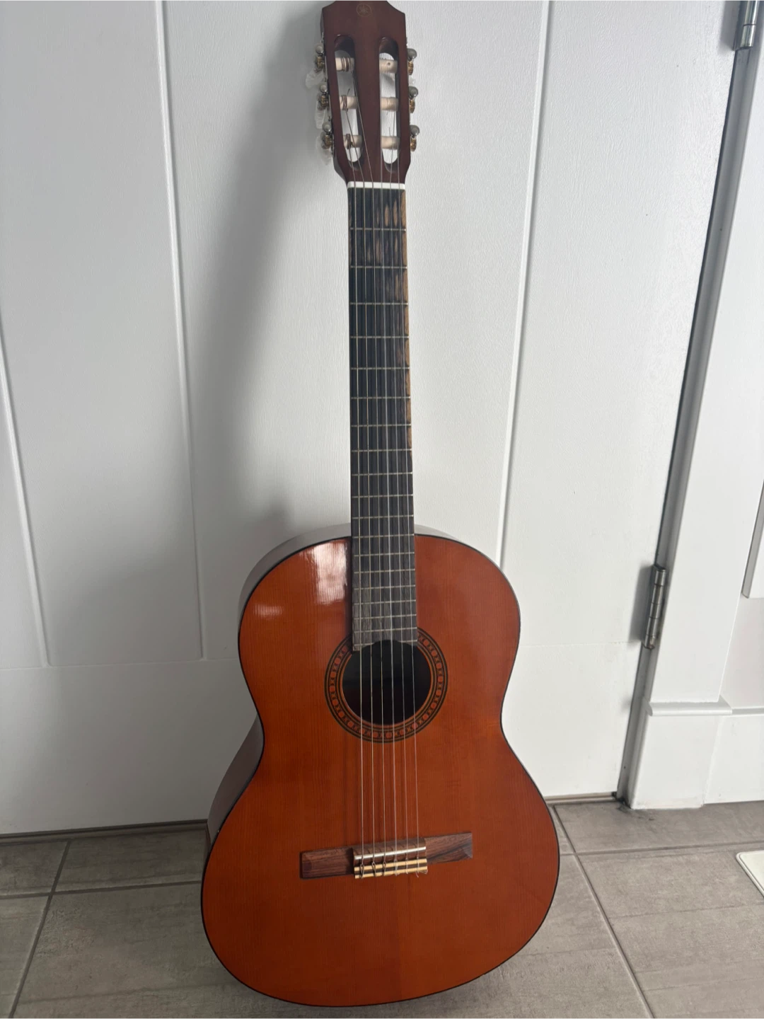 Yamaha CS40 Classical Guitar with Gig Bag - photo 2