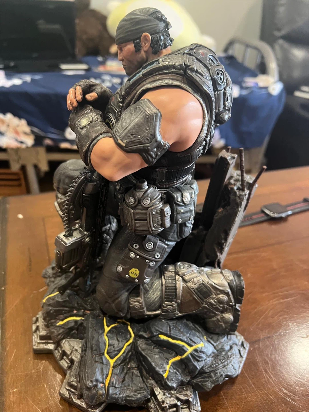 Gears of War Marcus Fenix Statue - photo 3