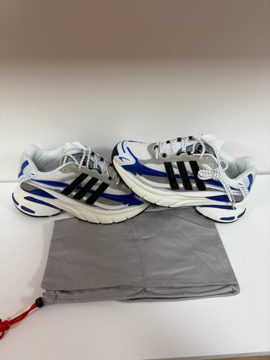 Adidas Response CL "Virginia" Sneakers