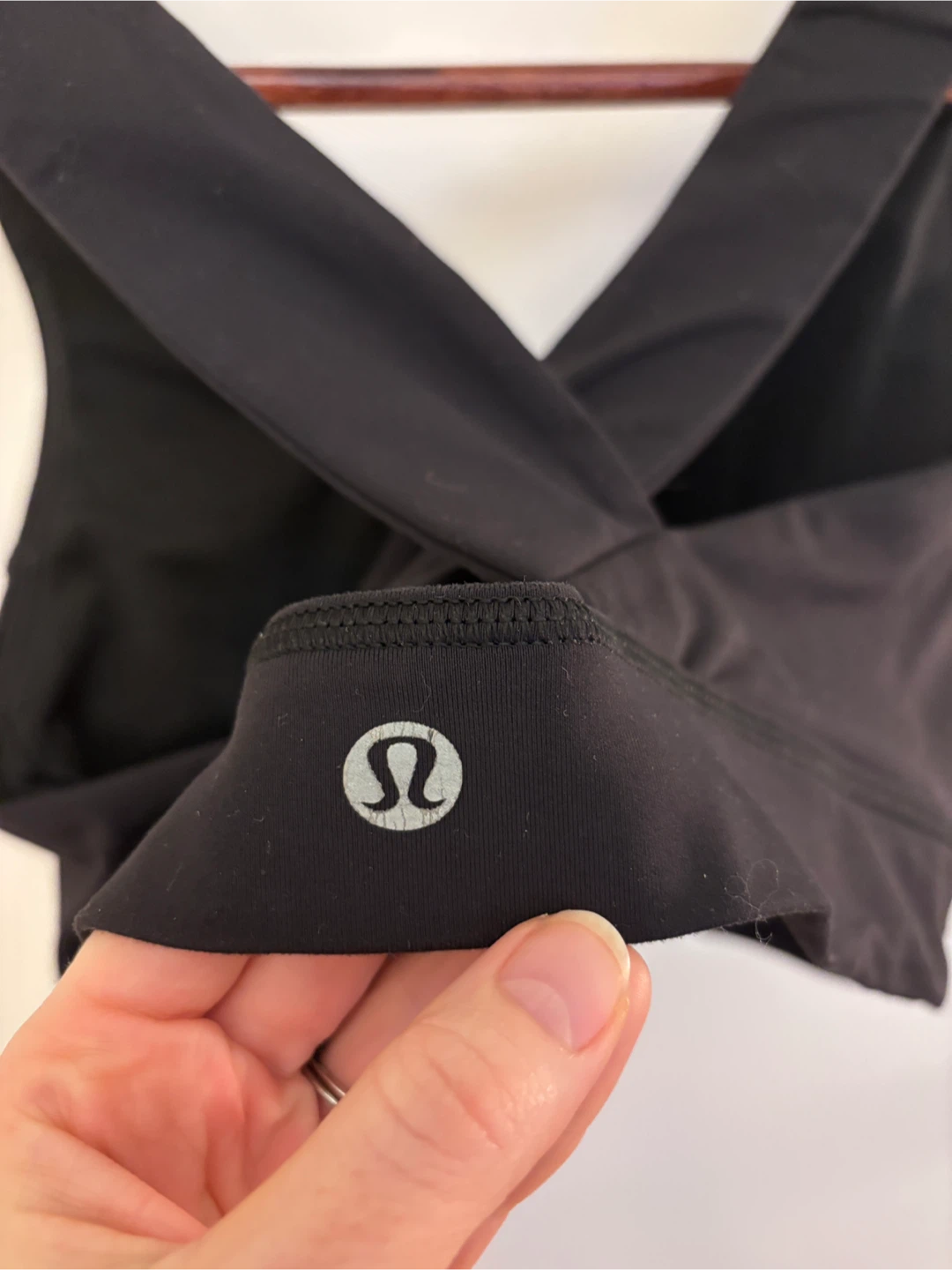 Lululemon Sports Bra (size 4) - photo 4