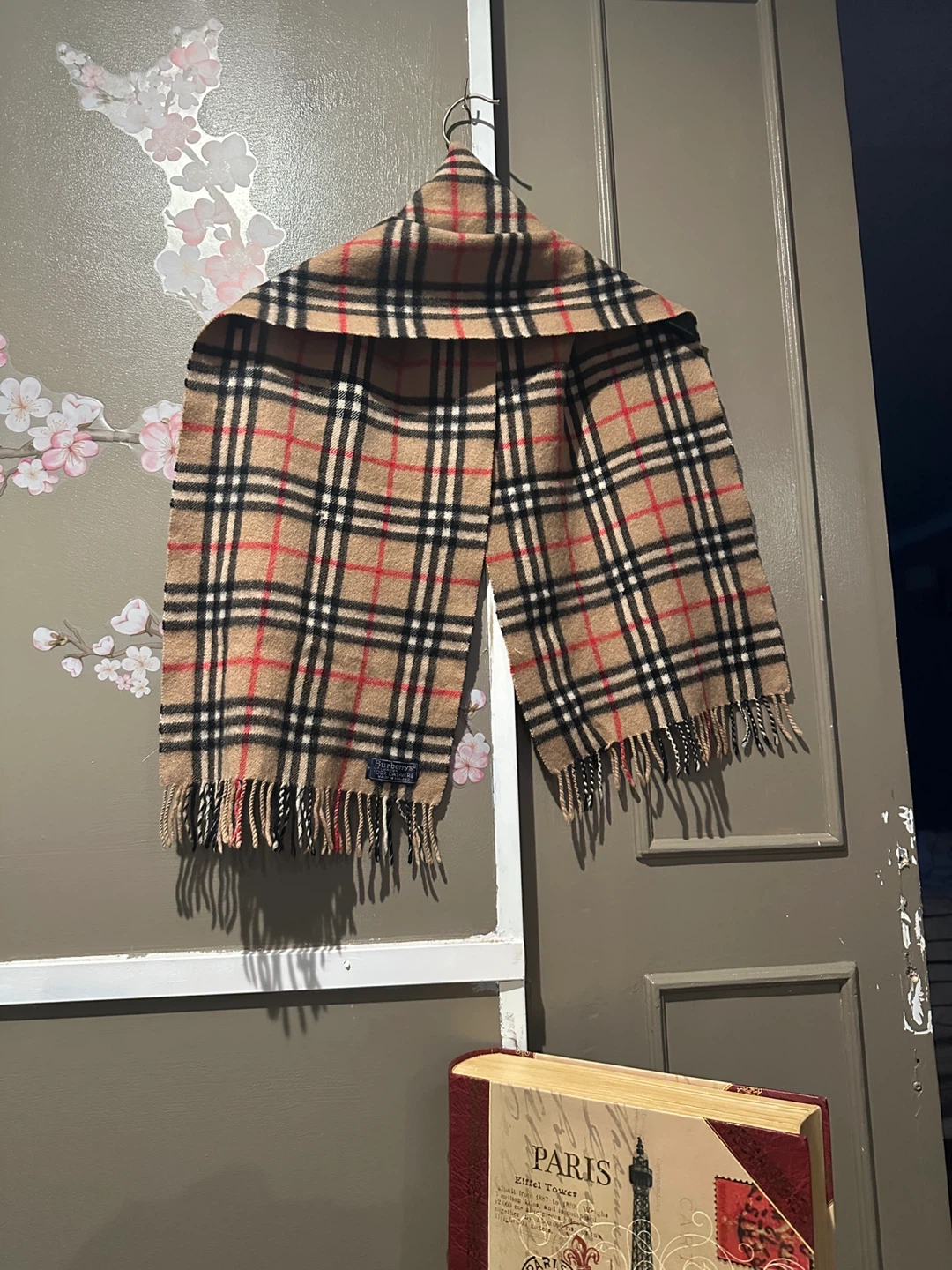 Burberrys of London 100% Cashmere Scarf