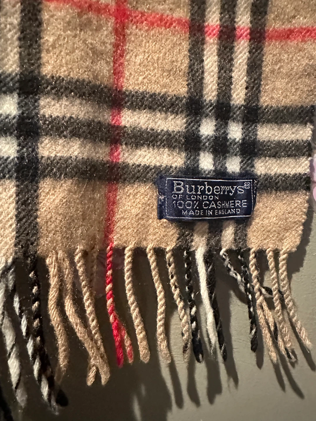 Burberrys of London 100% Cashmere Scarf - photo 2