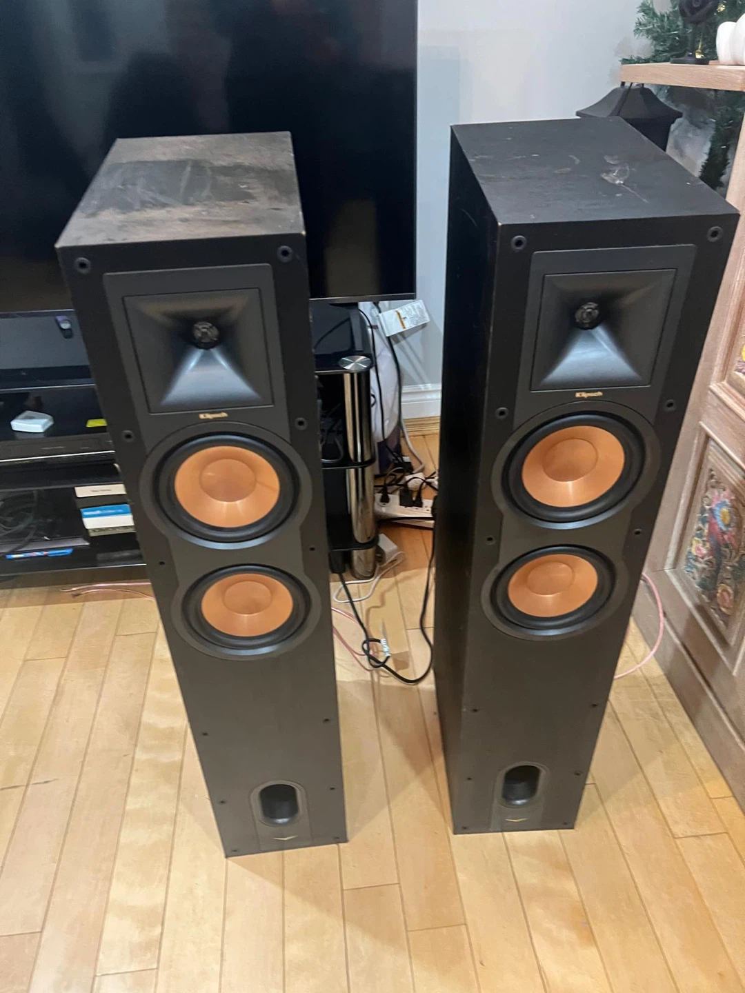 Klipsch R-26F Floorstanding Speakers (Pair)