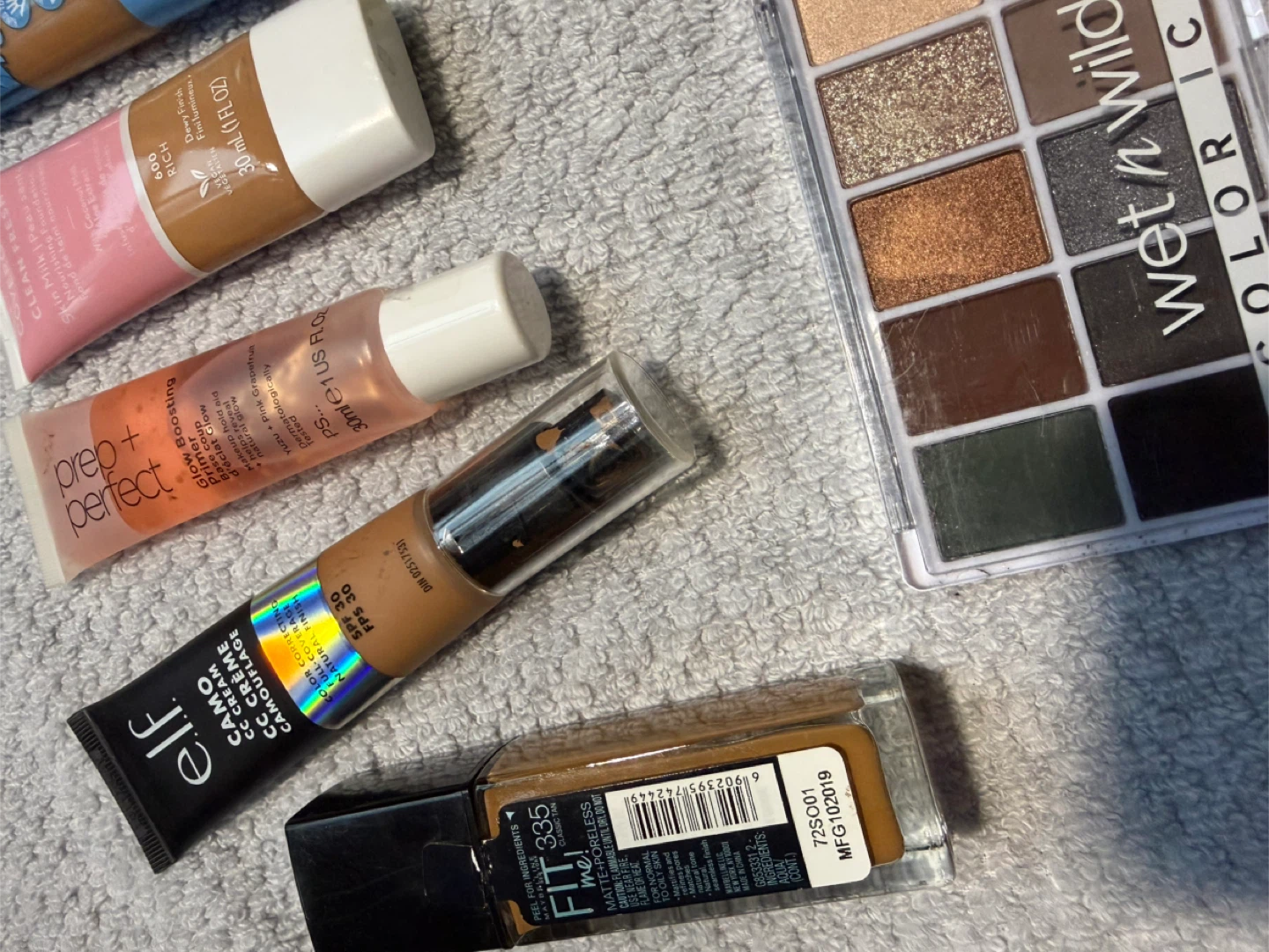 Any for $3 Makeup - eyeshadow, lipgloss - photo 2