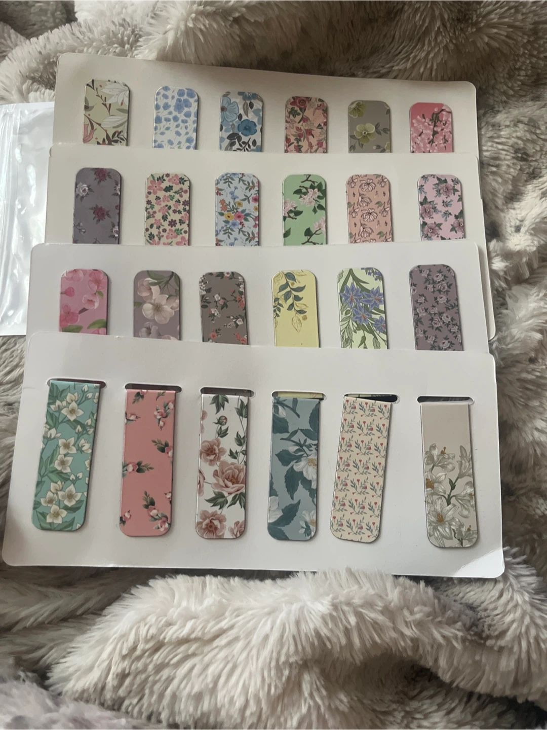 24pcs Floral Magnetic Bookmarks - photo 2