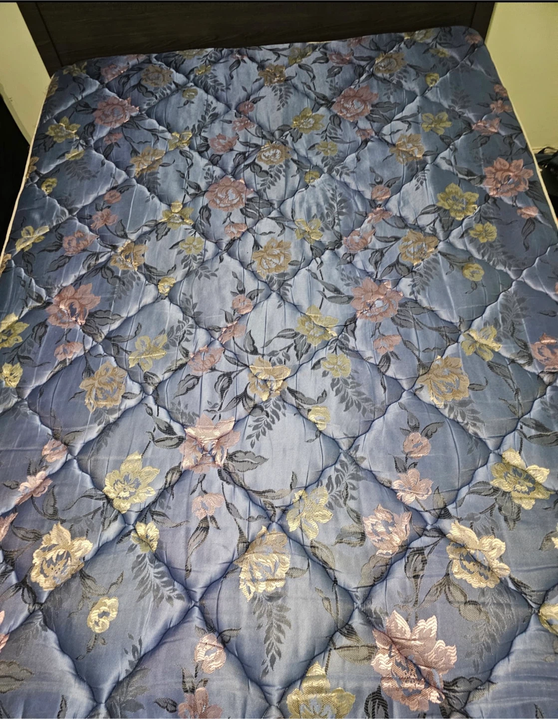 Moving sale - Queen mattress - photo 2