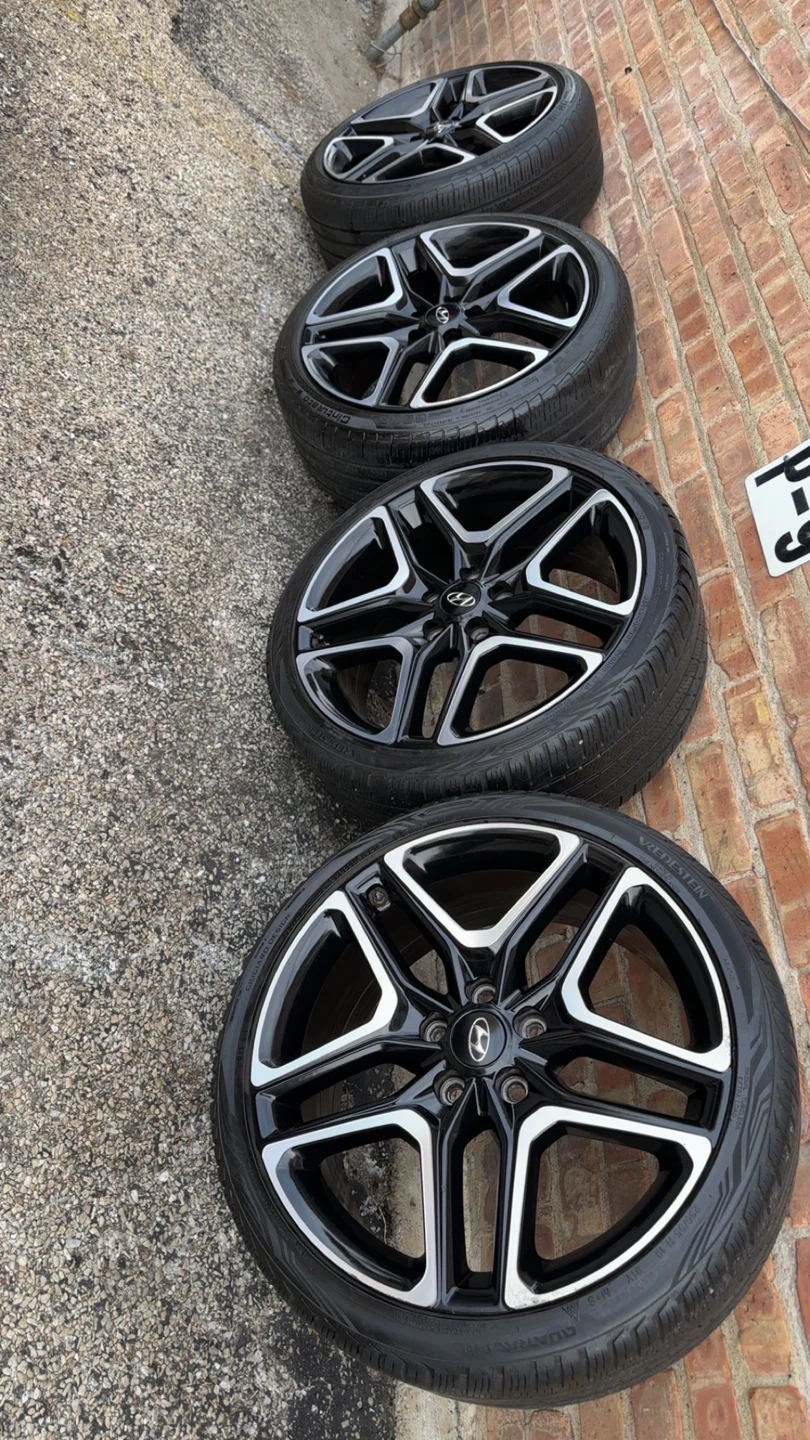 Set of 4 Hyundai OEM Alloy Wheels Rims Tires 19" Black Silver - photo 2