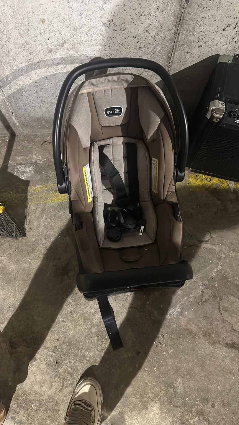 Evenflo Infant Car Seat - photo 2