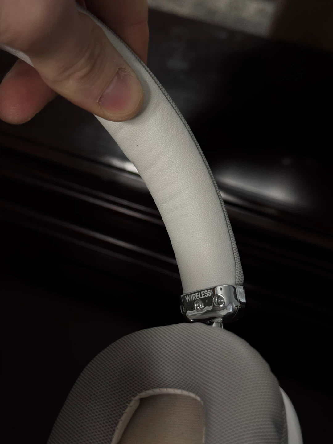 White Wireless Headphones - photo 5