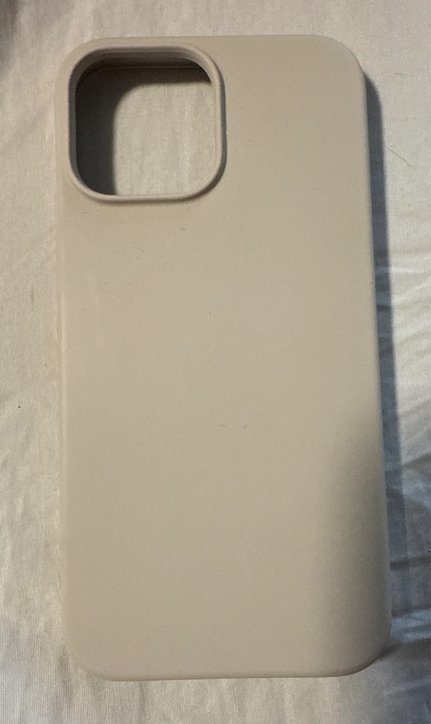 Elago Silicone Phone Case for iPhone 14 Pro - photo 2