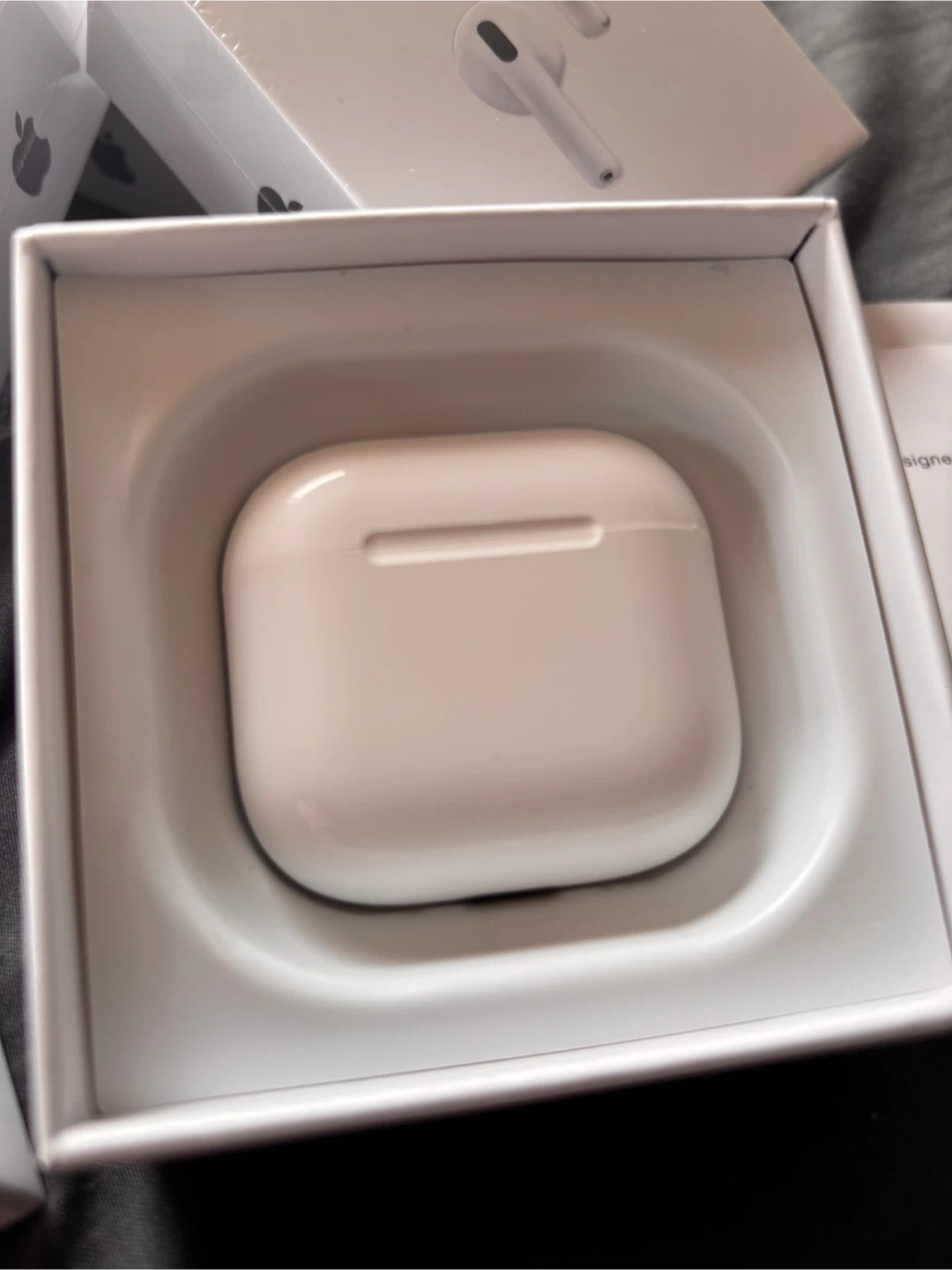 Apple AirPods  (4th generation) - photo 3
