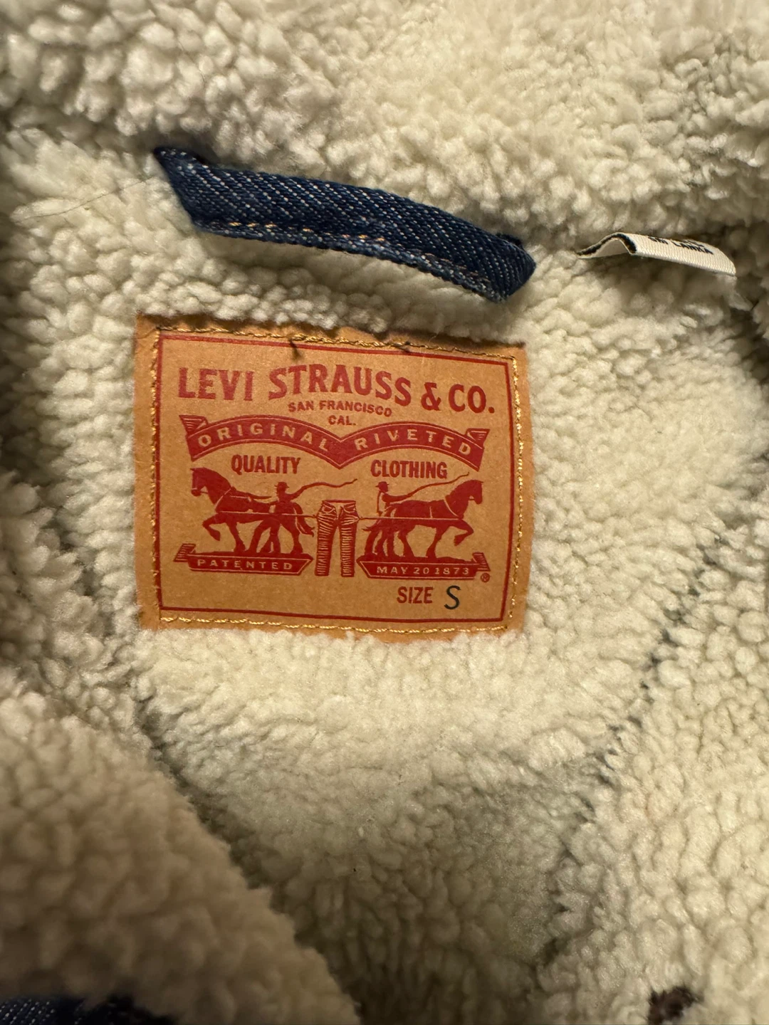 Levi's Sherpa Lined Denim Trucker Jacket - photo 2