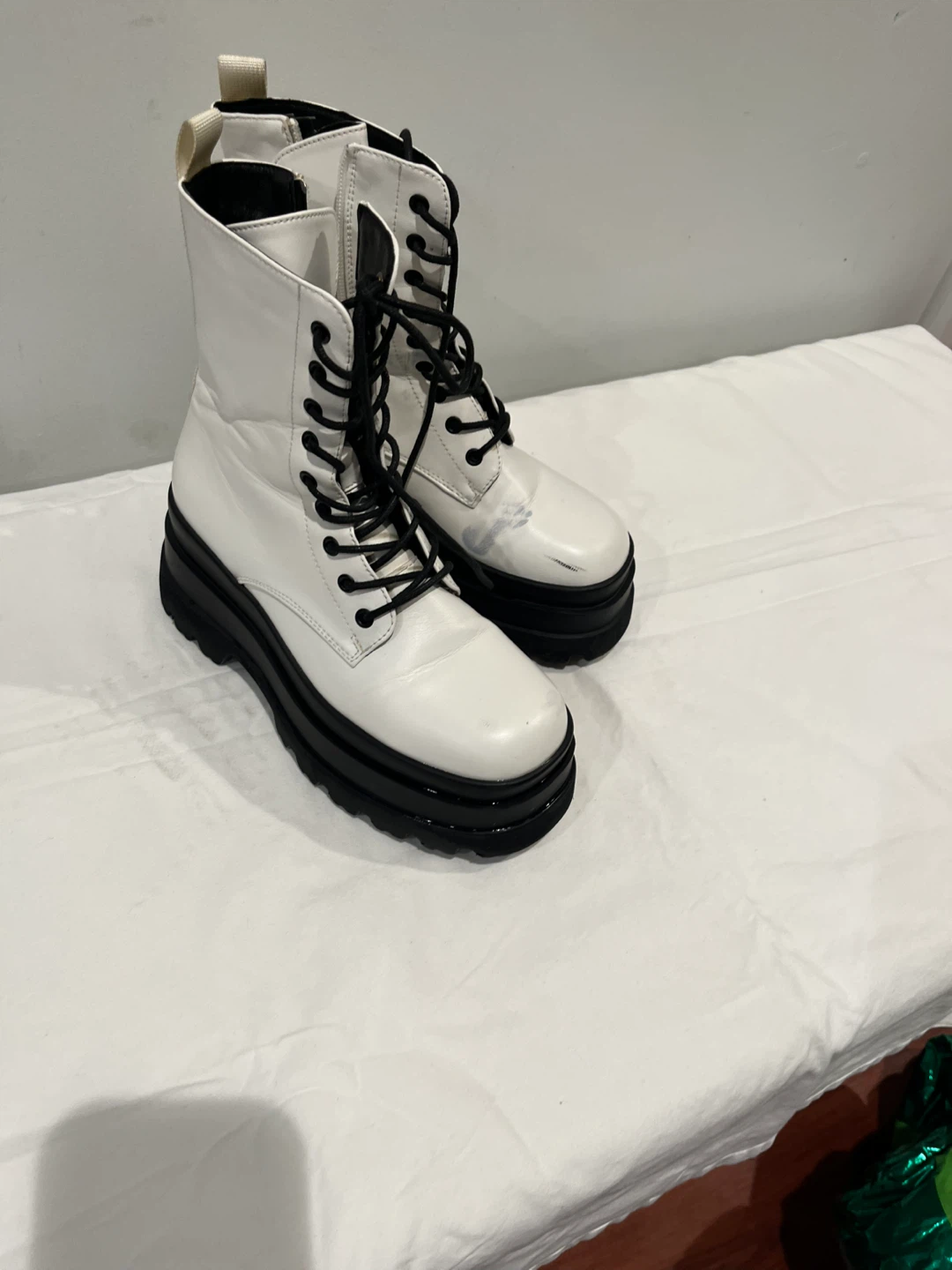 White Platform Combat Boots🥕