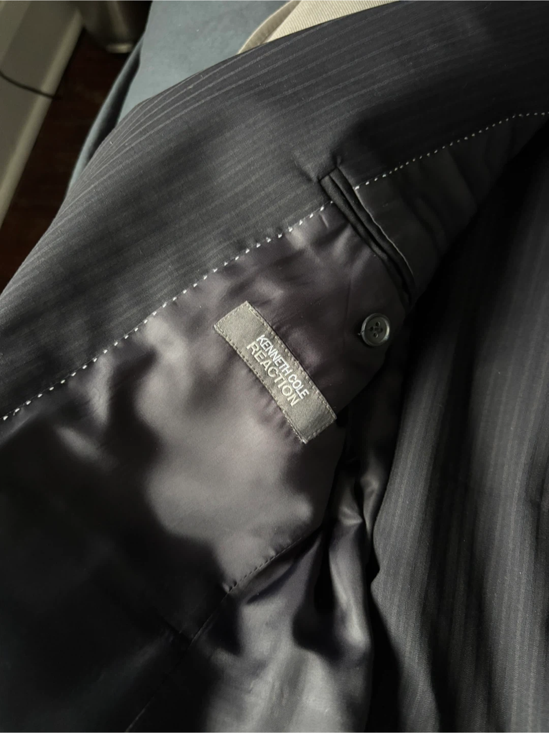 Kenneth Cole Reaction Pinstripe Suit 38S - photo 4