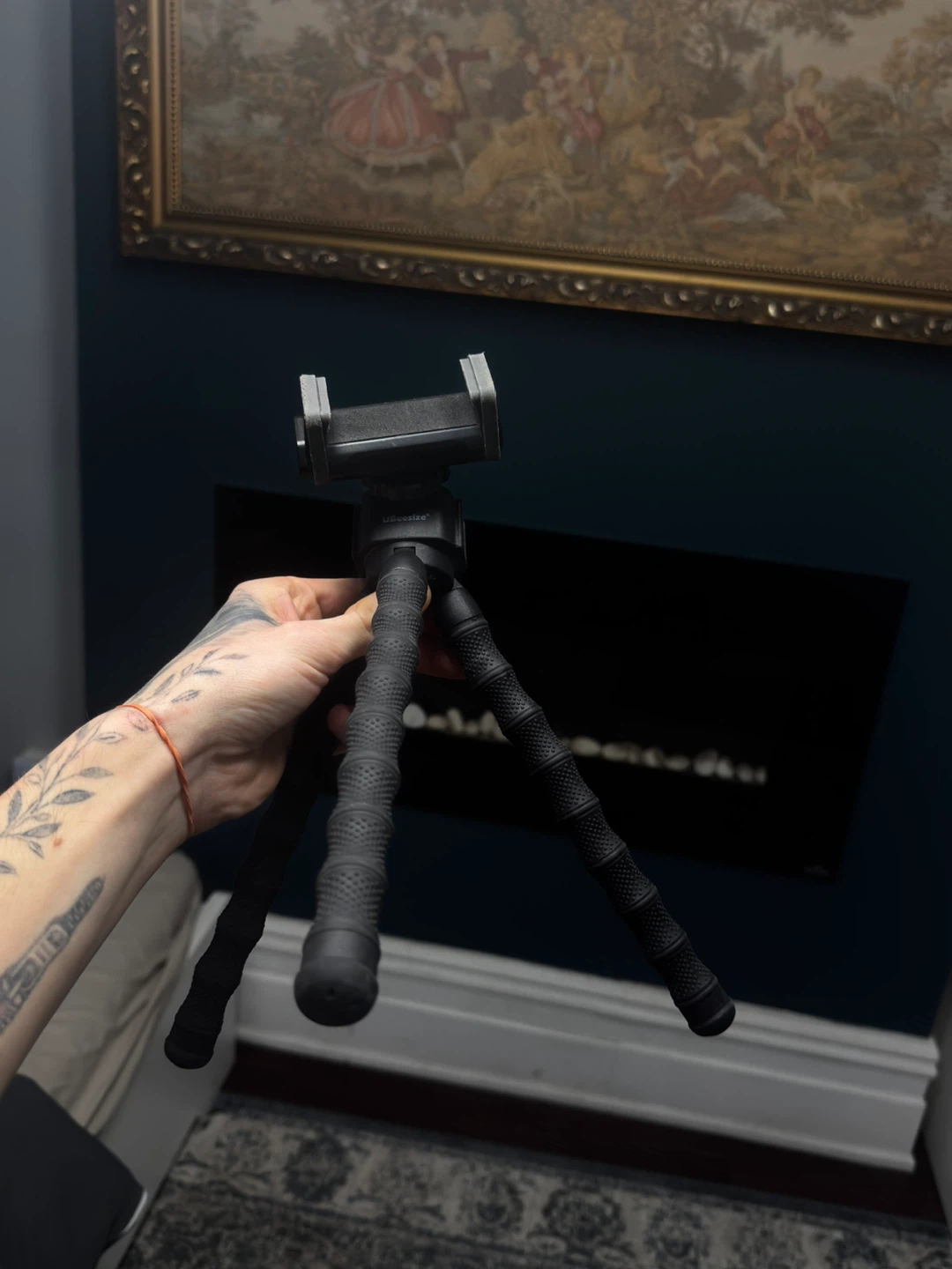 Flexible Gorillapod Style Mini Tripod for Phones - photo 2