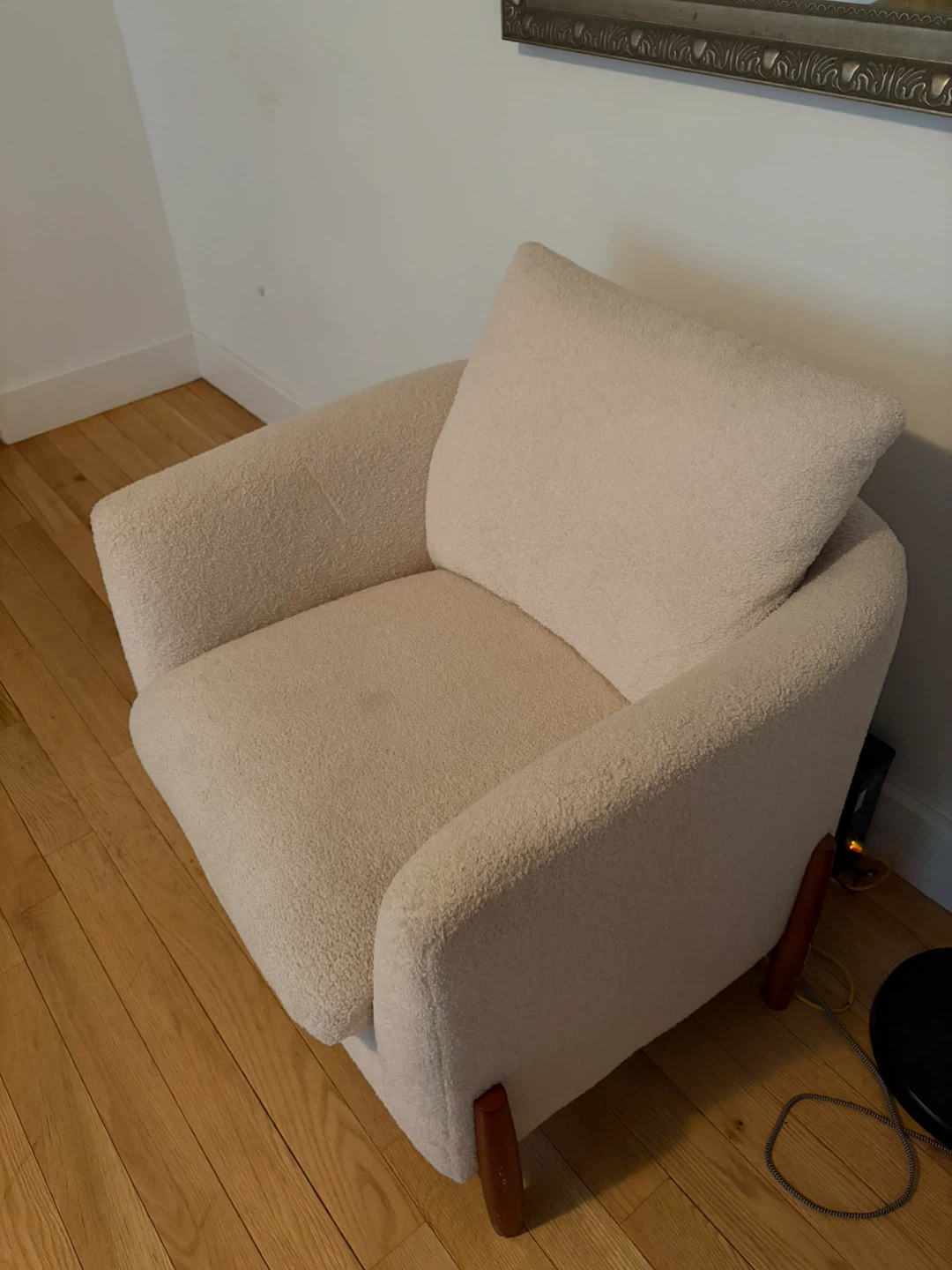 Cb2 Cream Boucle Armchair with Wooden Legs - photo 2
