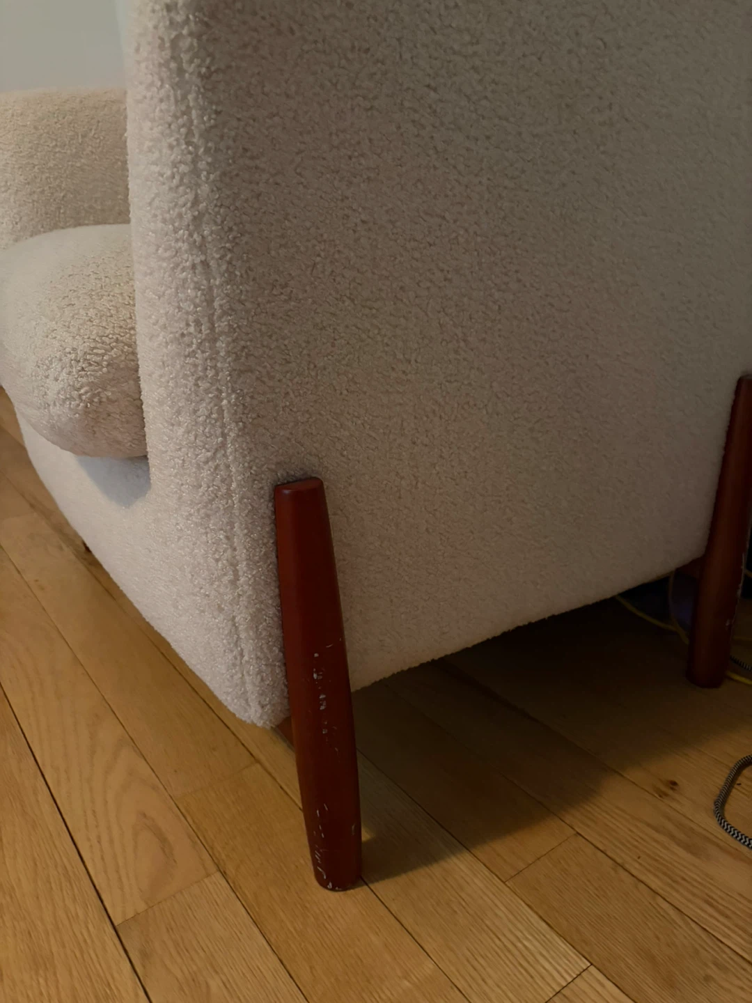 Cb2 Cream Boucle Armchair with Wooden Legs - photo 3