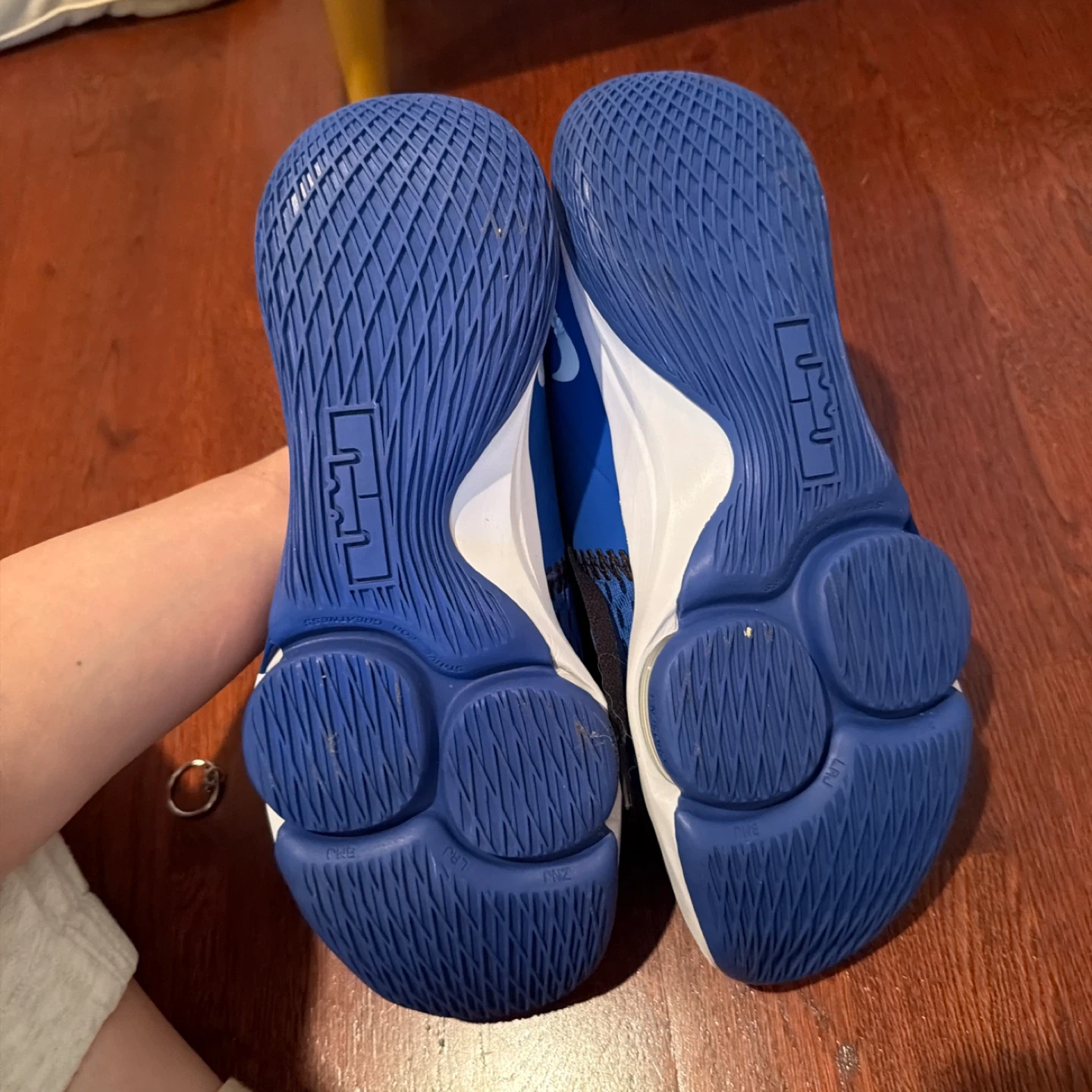 Nike LeBron Witness 5 Men's Basketball Shoes Blue Size 10 - photo 3
