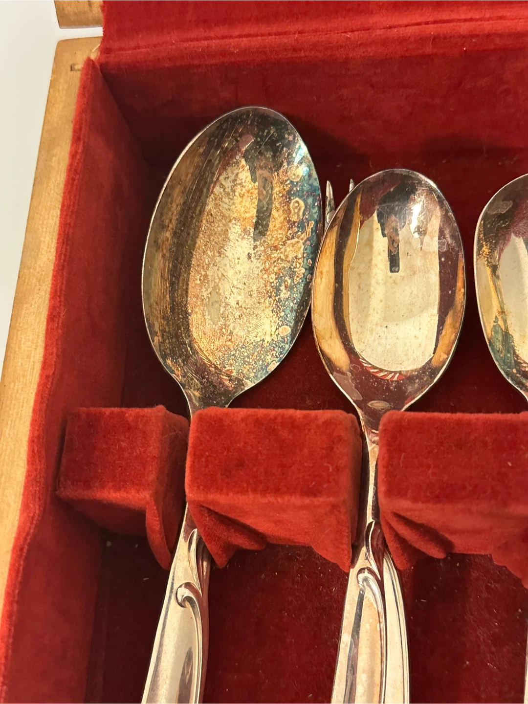 1847 Rogers Bros Silverplate Flatware Set - photo 3
