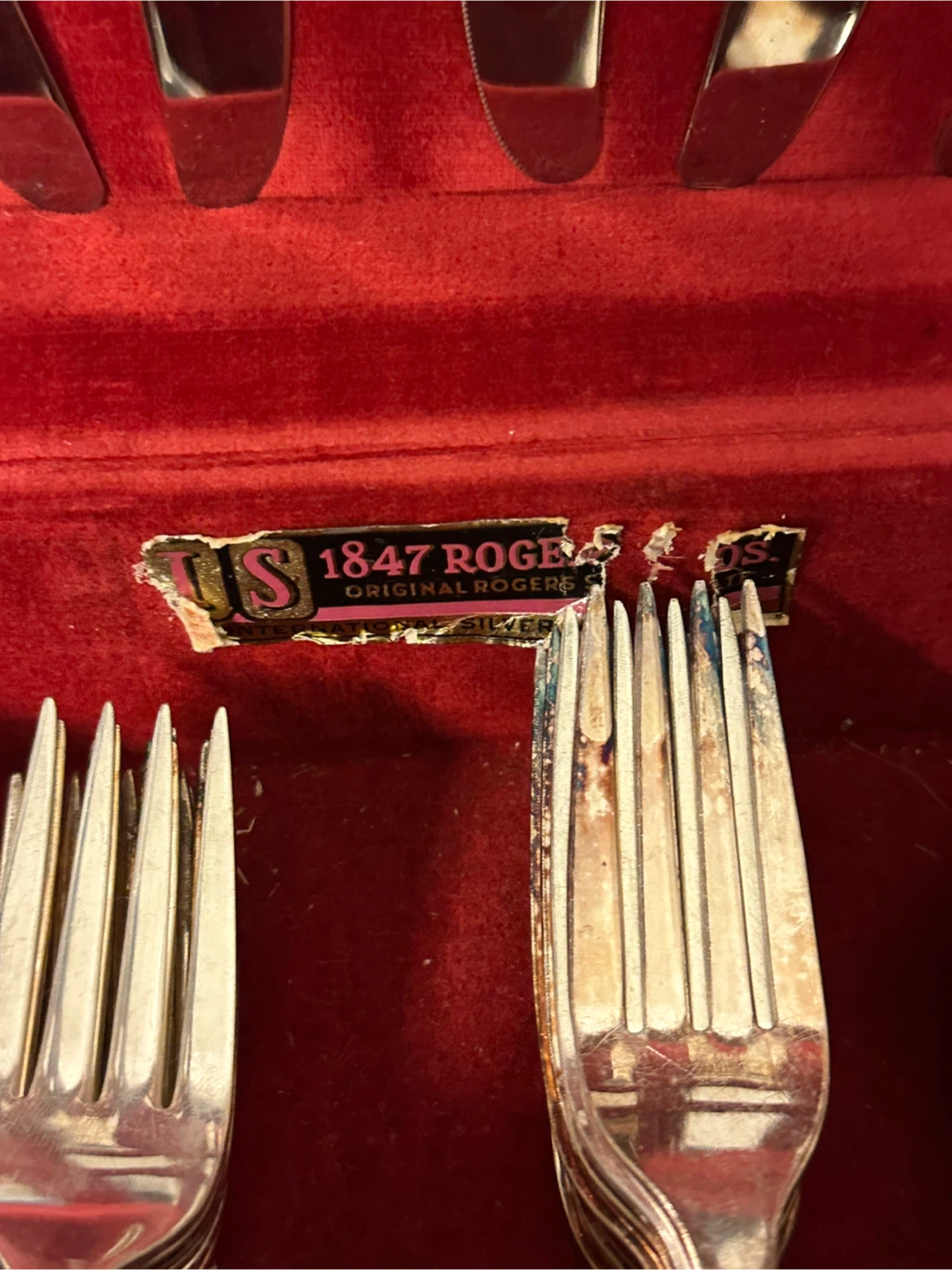 1847 Rogers Bros Silverplate Flatware Set - photo 4