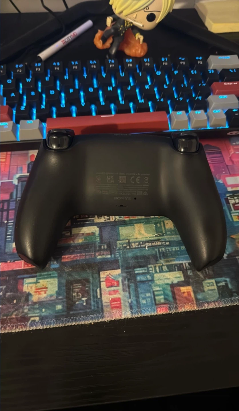 PS5 Spider-Man Edition controller - photo 2