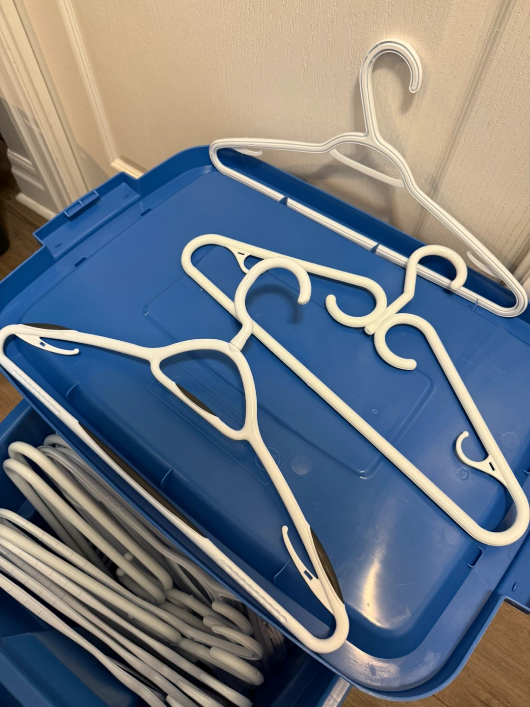 Bulk White Plastic Hangers - photo 2
