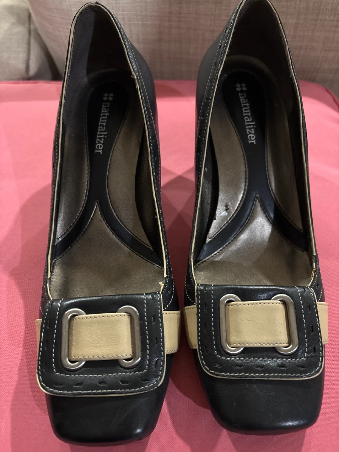 Naturalizer Women's Black & Tan Leather Heels